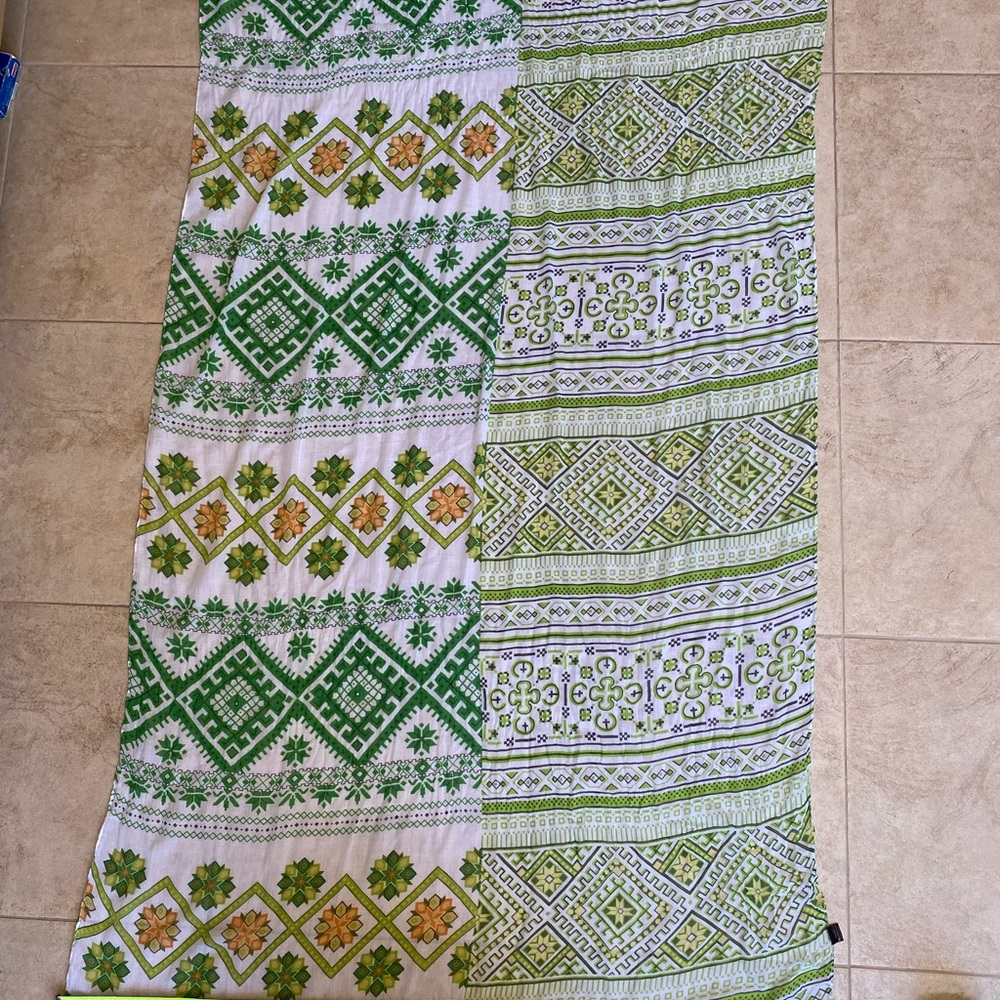 Multi function Scarf Large Sarong or Accessory - Picture 11 of 12